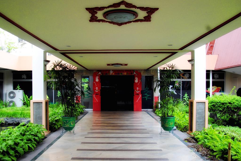 Sahid Kawanua Hotel Manado Exterior foto