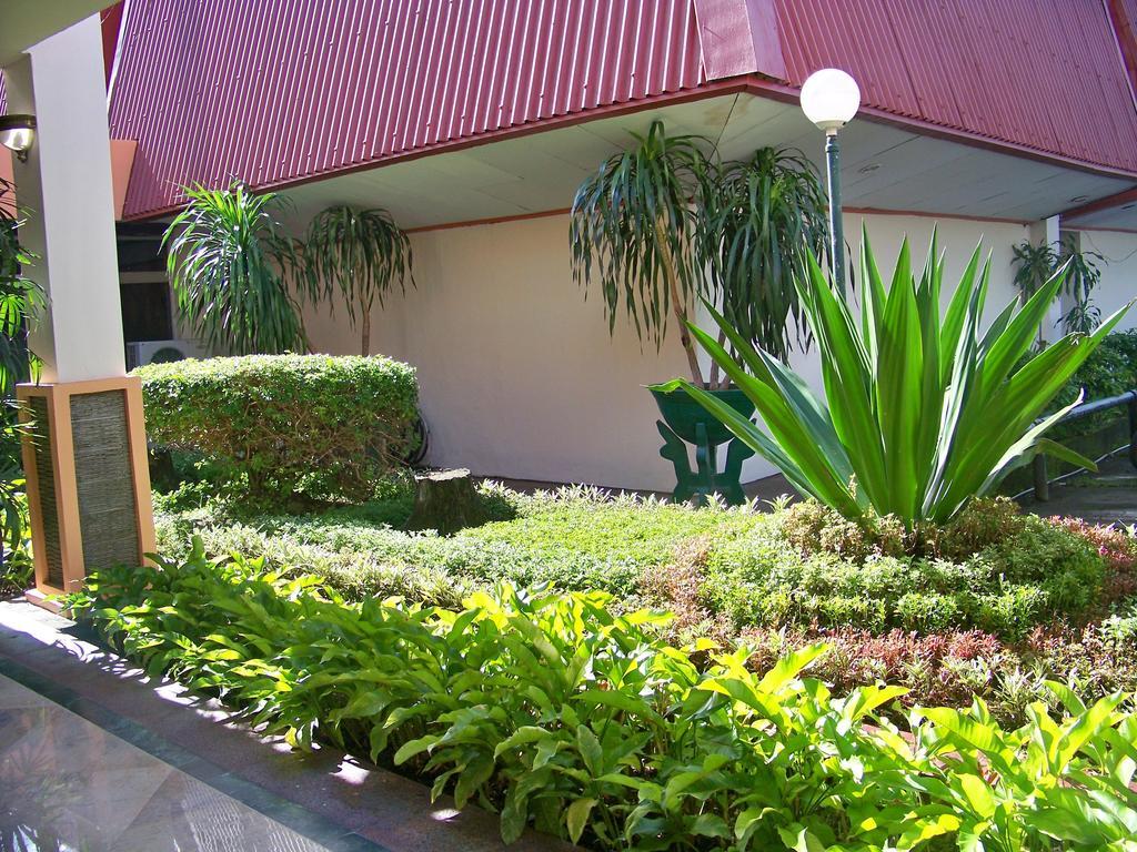 Sahid Kawanua Hotel Manado Exterior foto