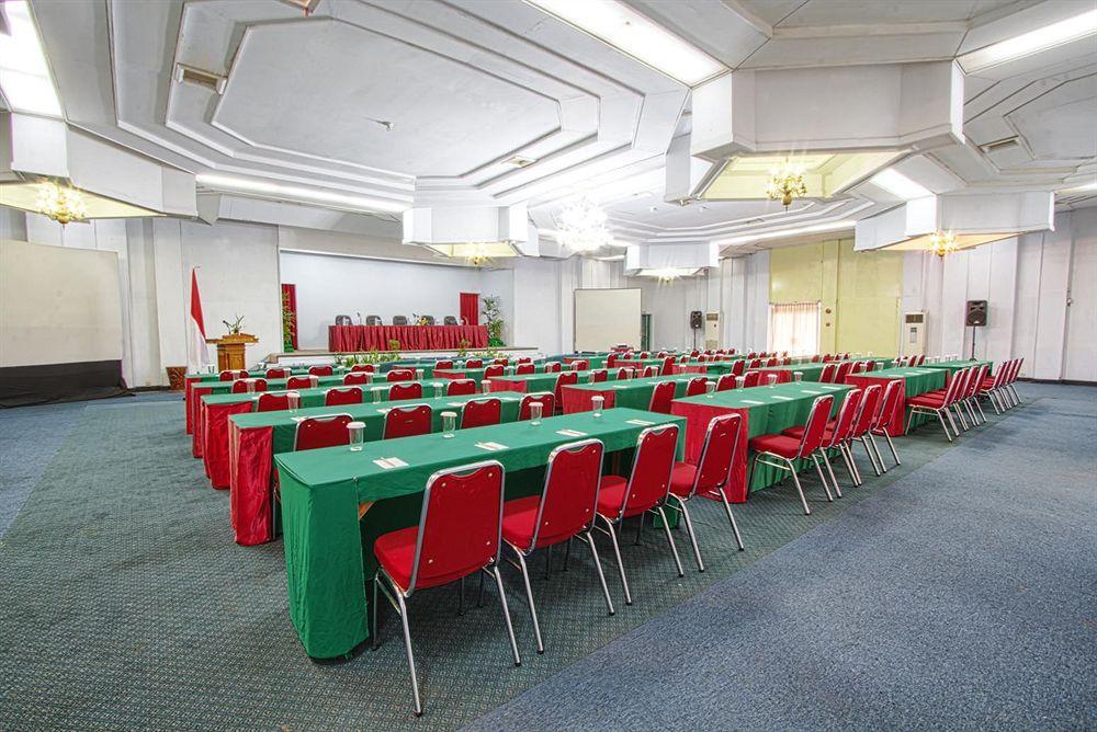 Sahid Kawanua Hotel Manado Exterior foto