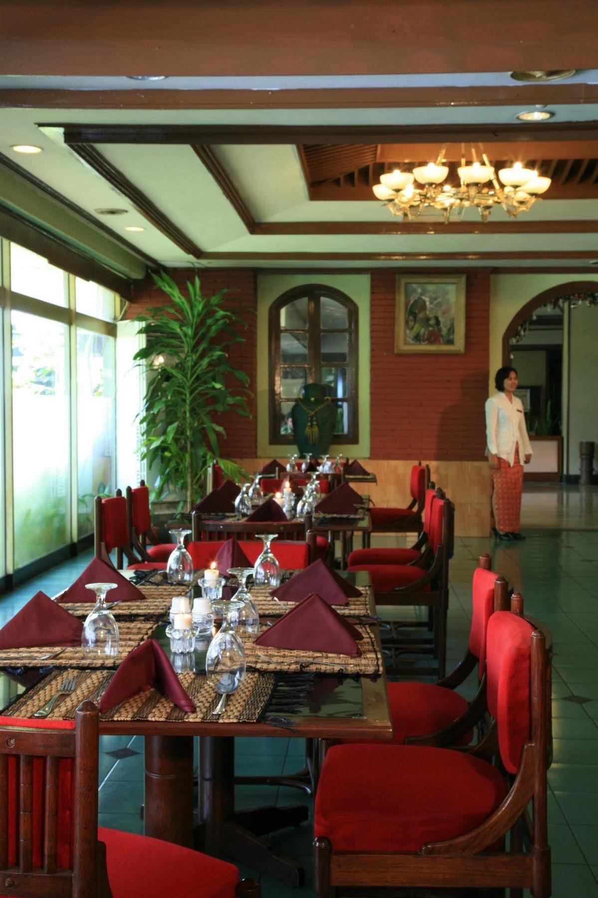 Sahid Kawanua Hotel Manado Exterior foto